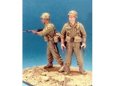 First Cavalry 1965 LZ-Ray- 2 Fig. w/Base 