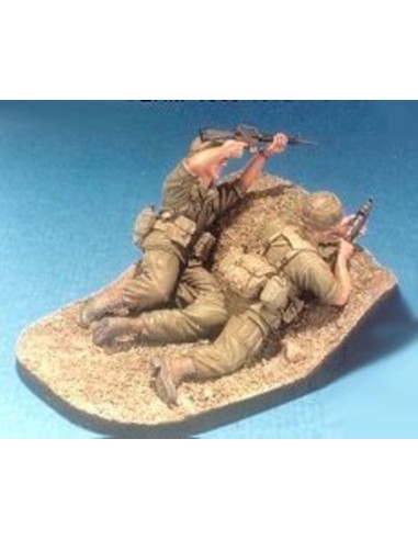 Fire team 1969-1972 2 Figures w/Base 