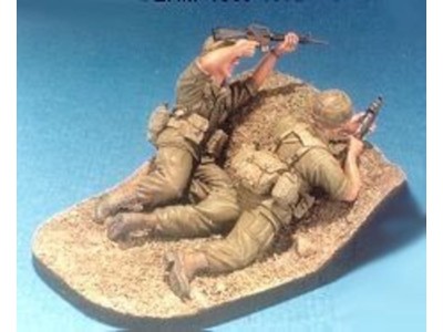 Fire team 1969-1972 2 Figures w/Base 