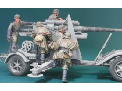 8.8cm Flak Crew set 3 eastern front 5Fig 