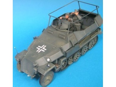 German HG Panzer Div. Command Crew- 2Fig 