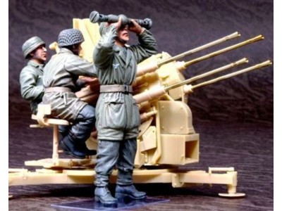 German Fallschirmjäger operating Flak 38 
