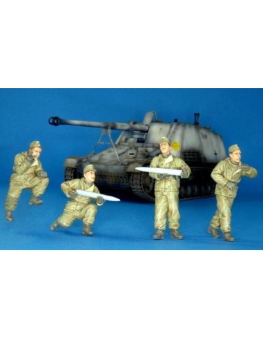 German crew for Nashor, Eastern front 