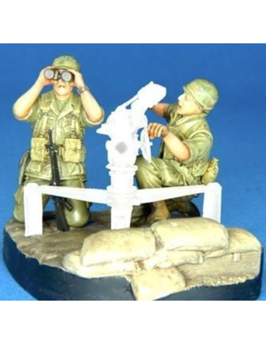 U.S. Army 105mm gun crew Vietnam war 