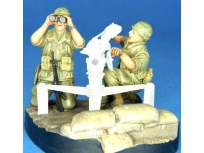 U.S. Army 105mm gun crew Vietnam war 