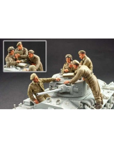 British Valentine tank crew 4 resin fig. 