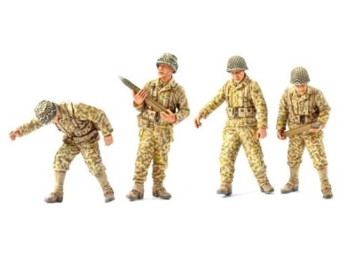 US Army gun crew France 1944 (4 fig.) 