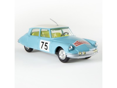 323 Citroen D.S in Monte-Carlo Trim 