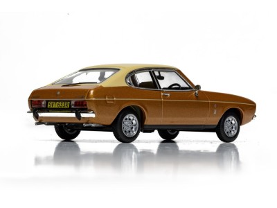 Ford Capri Mk2 3.0 Ghia - Saturn Gold 