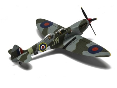 Supermarine Spitfire T9, PV202/’JW’ (G-CCCA), Presented as Spitfire MK.IX ML365/JW,135 Wing, 2nd Tactical Air Force, Aircraft op