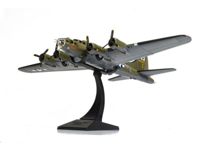 B-17F Flying Fortress - 'Royal Flush' - Lt Robert Rosie Rosenthal, 100th BG, 8th Air Force 