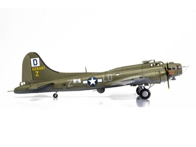 B-17F Flying Fortress - 'Royal Flush' - Lt Robert Rosie Rosenthal, 100th BG, 8th Air Force 