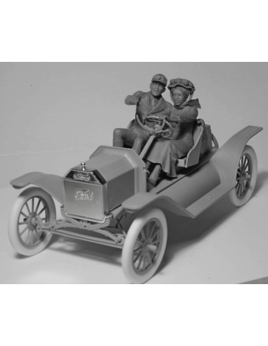 American Sport Car Drivers(1910s)(1 male 1 female figures) 