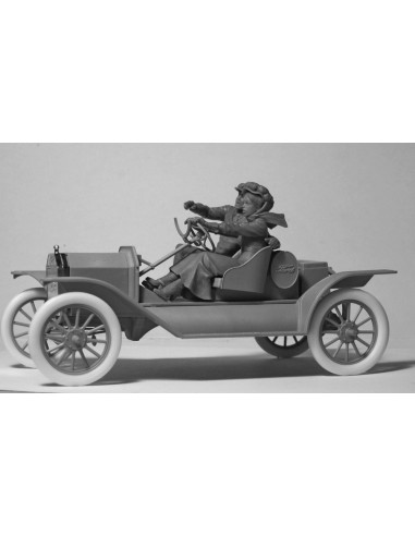 American Sport Car Drivers(1910s)(1 male 1 female figures) 