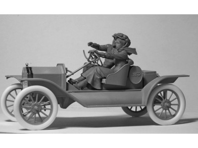 American Sport Car Drivers(1910s)(1 male 1 female figures) 
