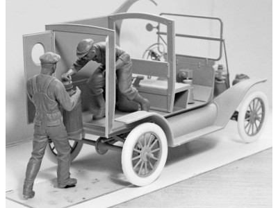 American Gasoline Loaders (1910s)(2 figu 