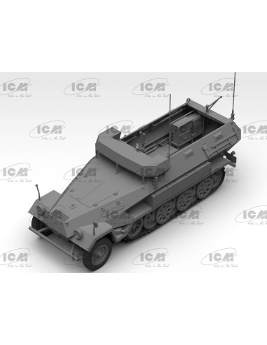 'Beobachtungspanzerwagen' Sd.Kfz.251/18 Ausf.A, WWII German Observation Vehicle with crew 