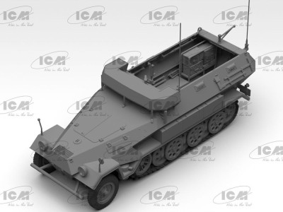 'Beobachtungspanzerwagen' Sd.Kfz.251/18 Ausf.A, WWII German Observation Vehicle with crew 