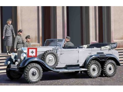 G4 (1939), German Car With Passengers 