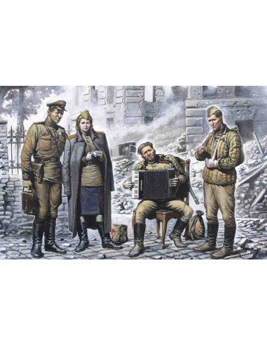 Sowjetische Soldaten bei der Pause Mai 1945 