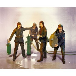 WWII German Firemen (4 figures) 