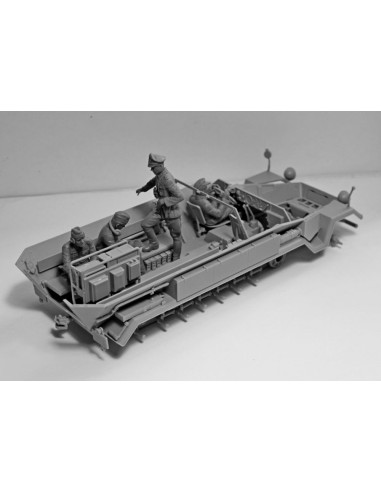 German Command Vehicle Crew (1939-1942) (4 figures) 
