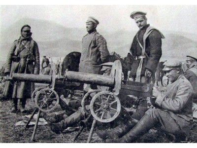 WWI Russian Maxim MG Team 