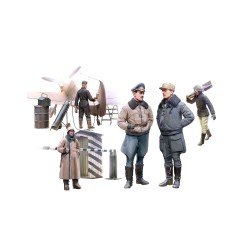 WWII German Luftwaffe Pilots and Ground Personnel in Winter Uniform 
