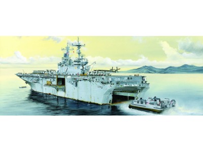 USS Essex LHD-2 