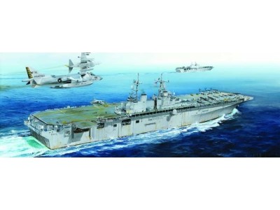 USS Boxer LHD-4 