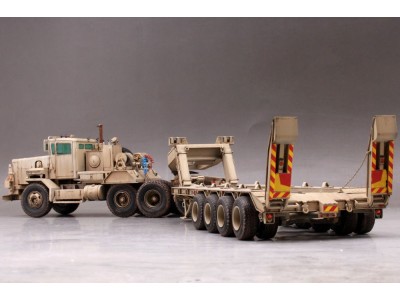 M911 C-HET w/m747 Heavy Equipment Semi- Trailer 