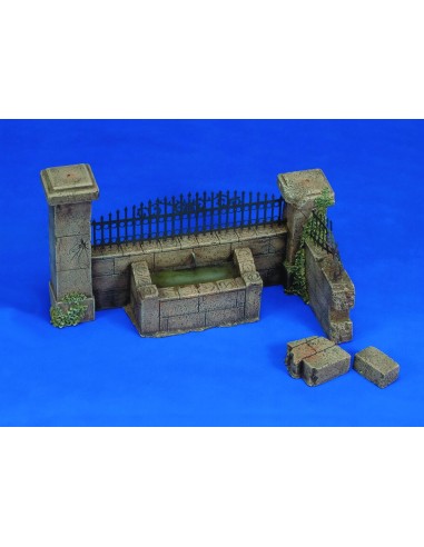 Wall with fountain 
