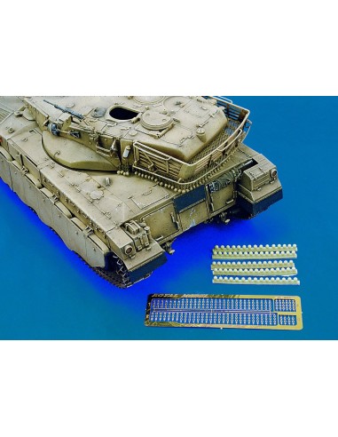Chains and balls Merkava MK3 