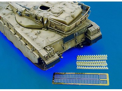 Chains and balls Merkava MK3 