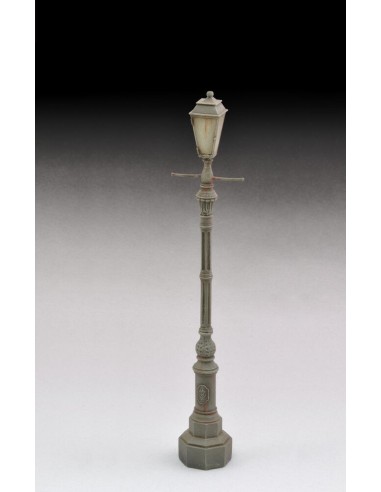 Antique street lamp 