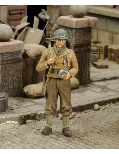U.S. infantry rifleman with canteen - WWII 