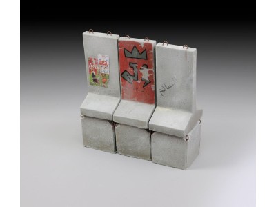 Concrete separation wall elements 