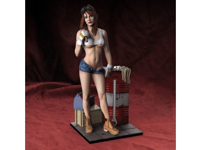 Garage girl (75mm) 