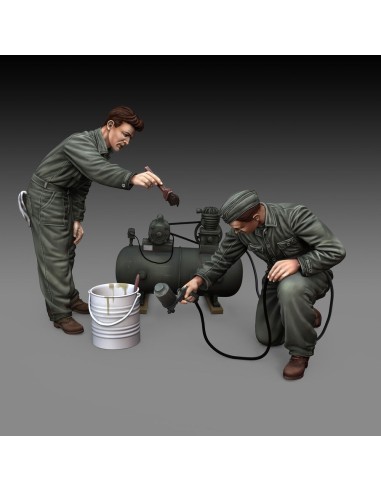 Soldiers painting 
