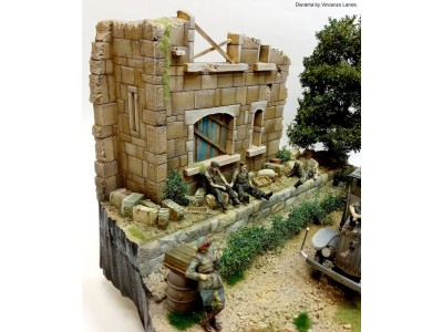 Ruined building section 