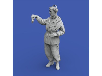 German tanker in winter dress with Tiger I Early cupola 
