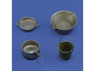 Cookware set and bucket 