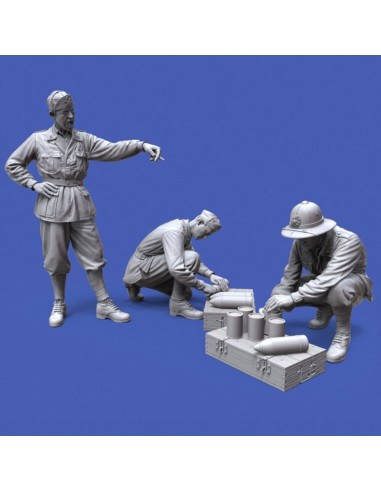 Italian WWII soldiers in North Africa, loading 100/7 100mm artillery shells-3 figs 