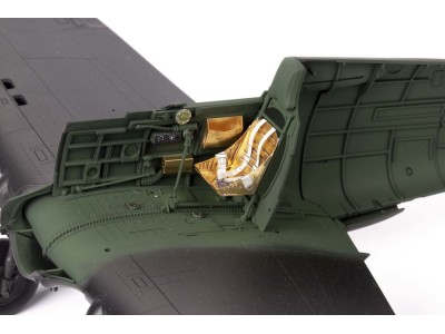 Hawk 81-A2 seatbelts STEEL 1/32 
