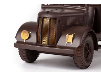 WWII British Army 30-CWT 4x2 Truck 1/35 AIRFIX 