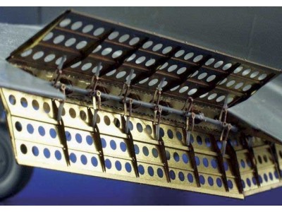 SBD-3 Dauntless Landeklappen Flaps 