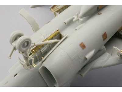 EA-6B undercarriage for Kinetic 