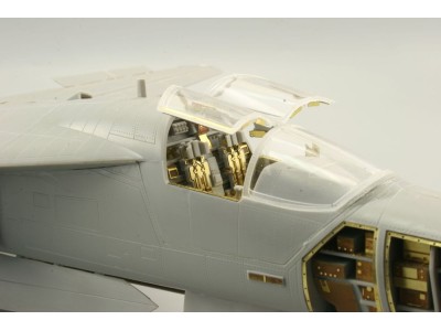 F-111 late seatbelts for Hobby Boss 