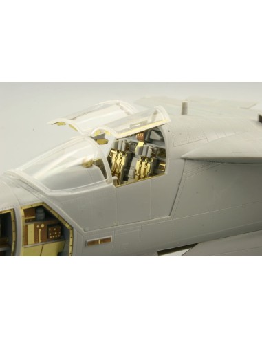 F-111 late seatbelts for Hobby Boss 
