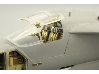 F-111 late seatbelts for Hobby Boss 